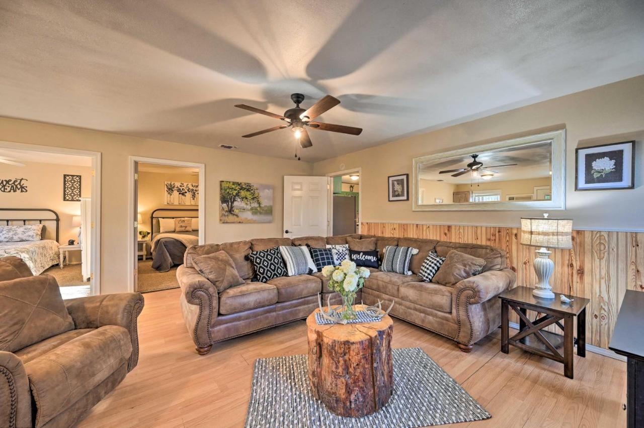 Pet-Friendly Shady Oaks Broken Bow Gem With Patio! Villa Bagian luar foto