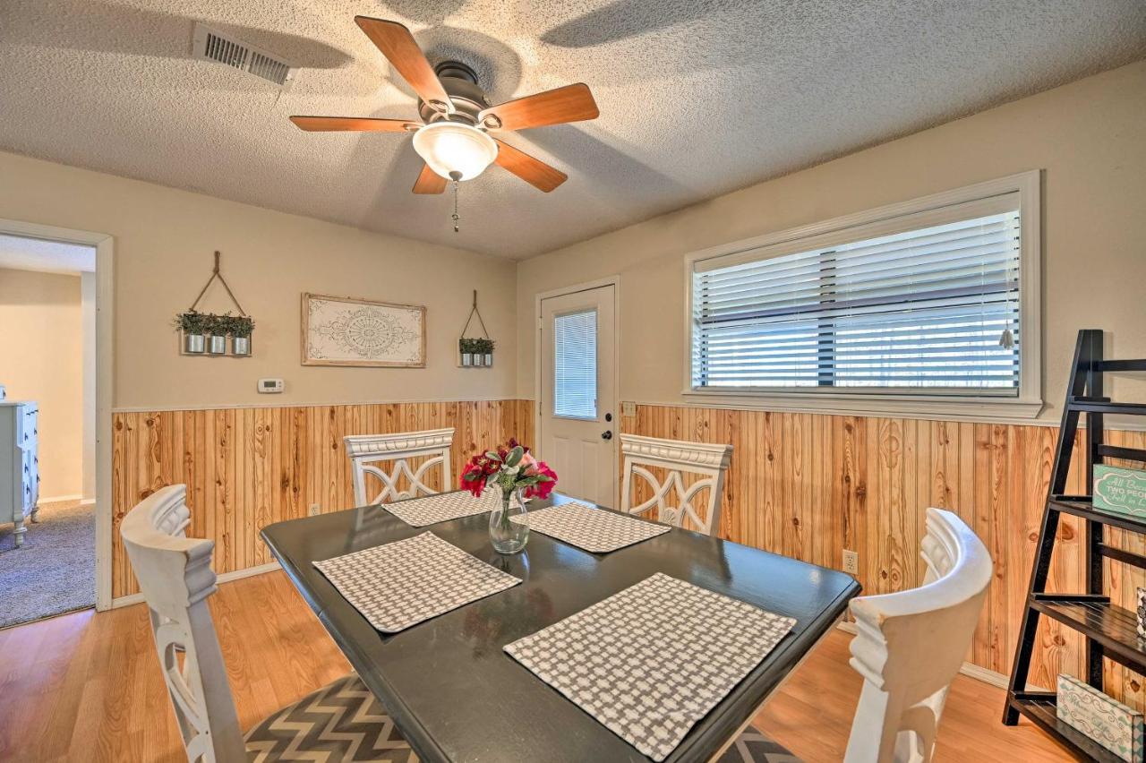 Pet-Friendly Shady Oaks Broken Bow Gem With Patio! Villa Bagian luar foto