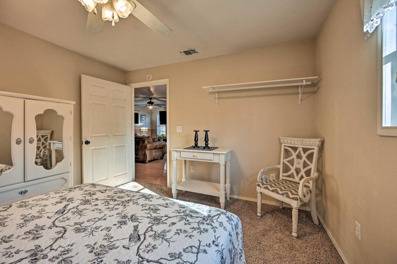 Pet-Friendly Shady Oaks Broken Bow Gem With Patio! Villa Bagian luar foto